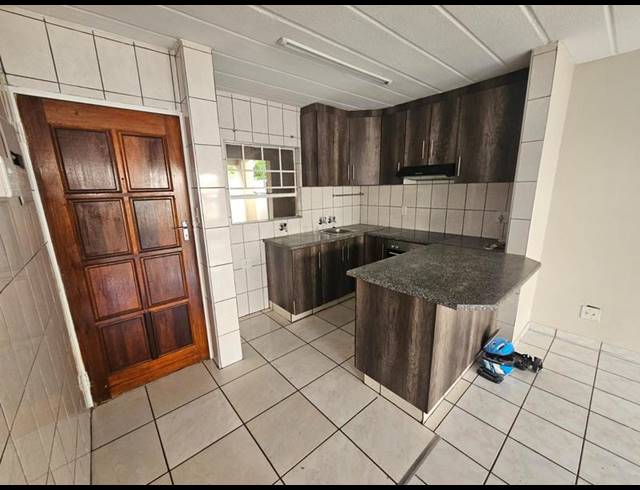 2 BEDROOM APARTMENT FOR SALE IN DIE HOEWES